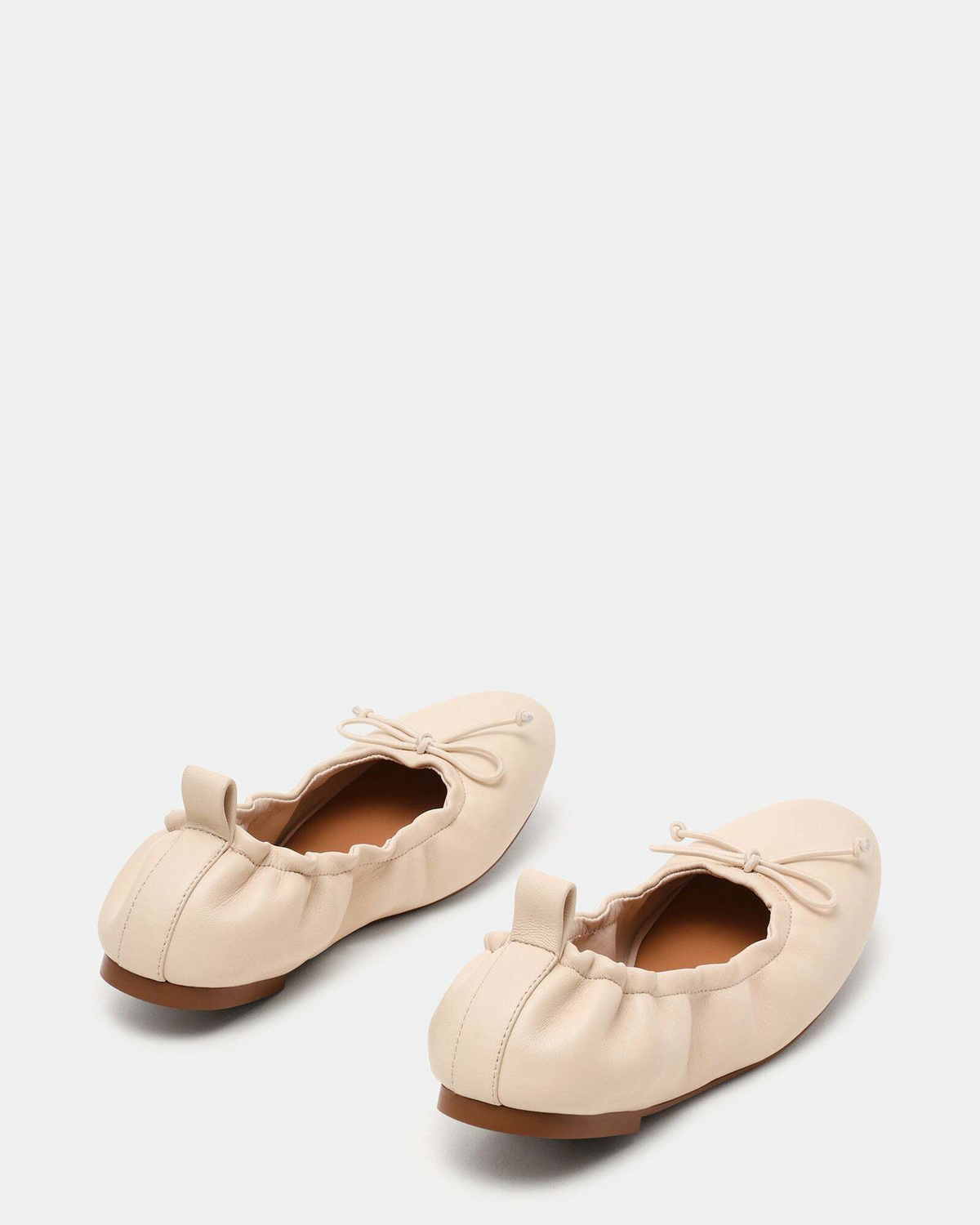 Steve Madden Lanti Flats in Natural