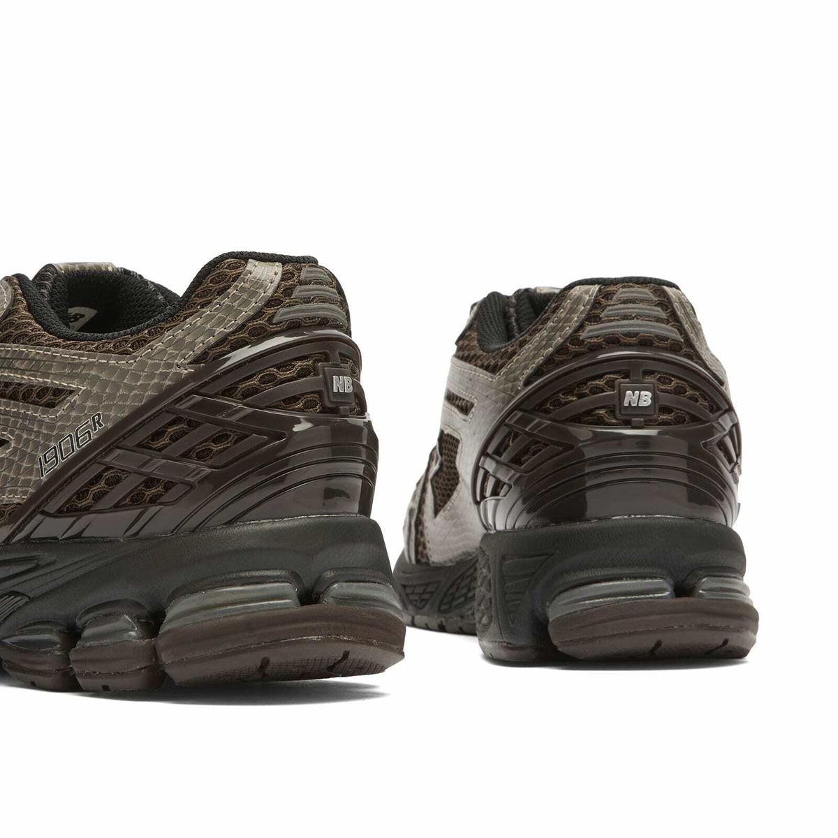 New Balance 1906 Sneaker in Thunder Brown/Black