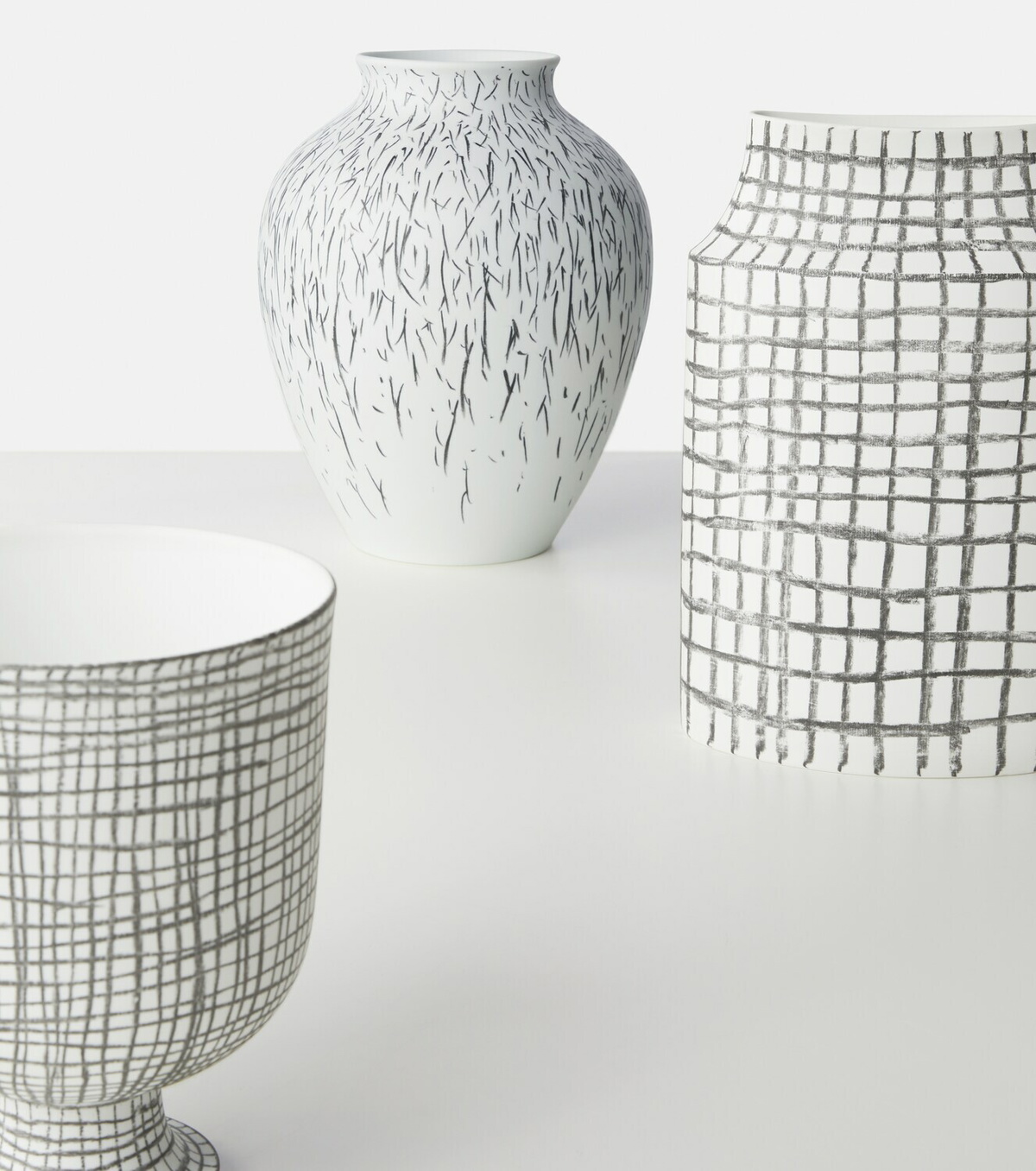 Cassina Post Scriptum curved vase by Formafantasma