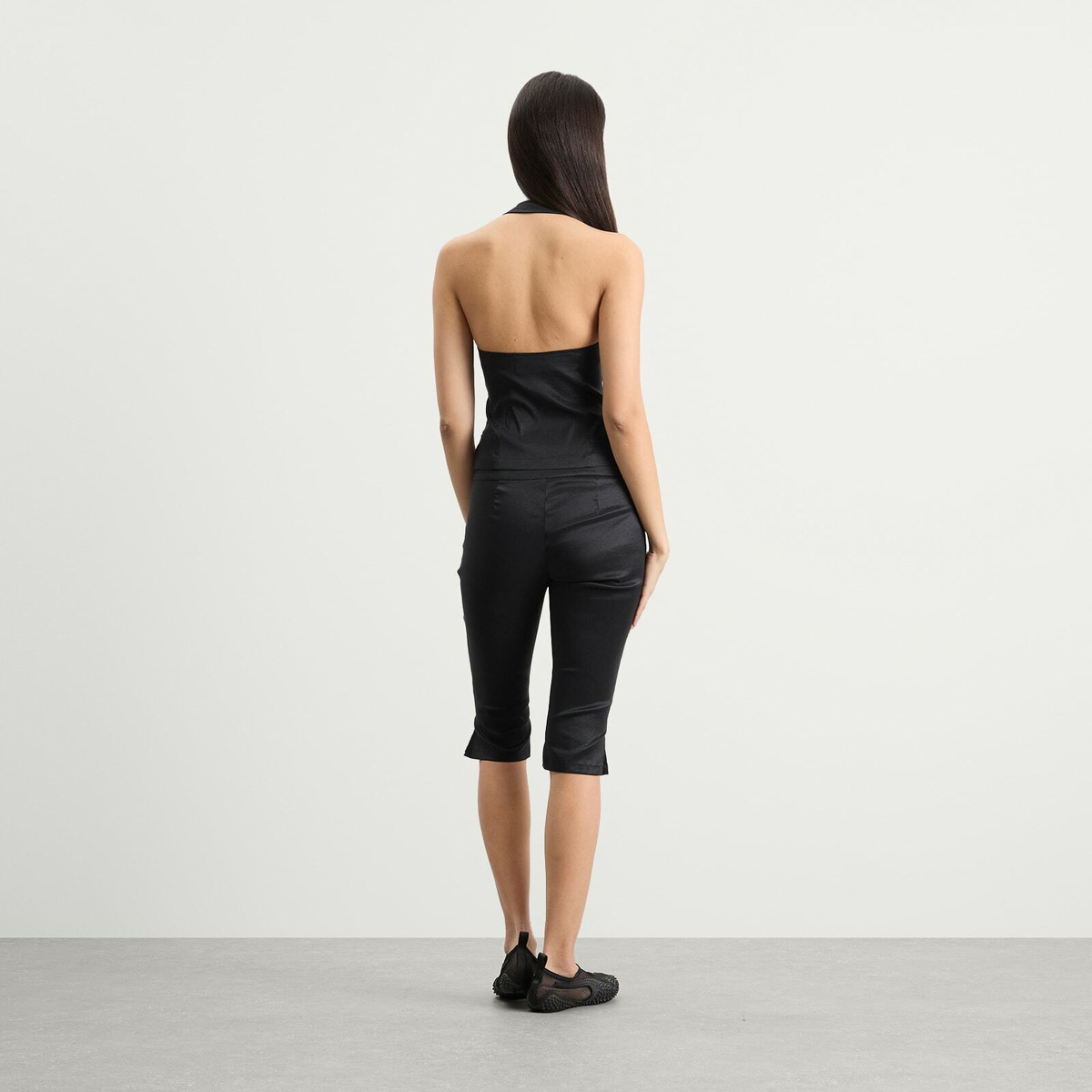 Hosbjerg Women's Bliss Capri Pants in Black
