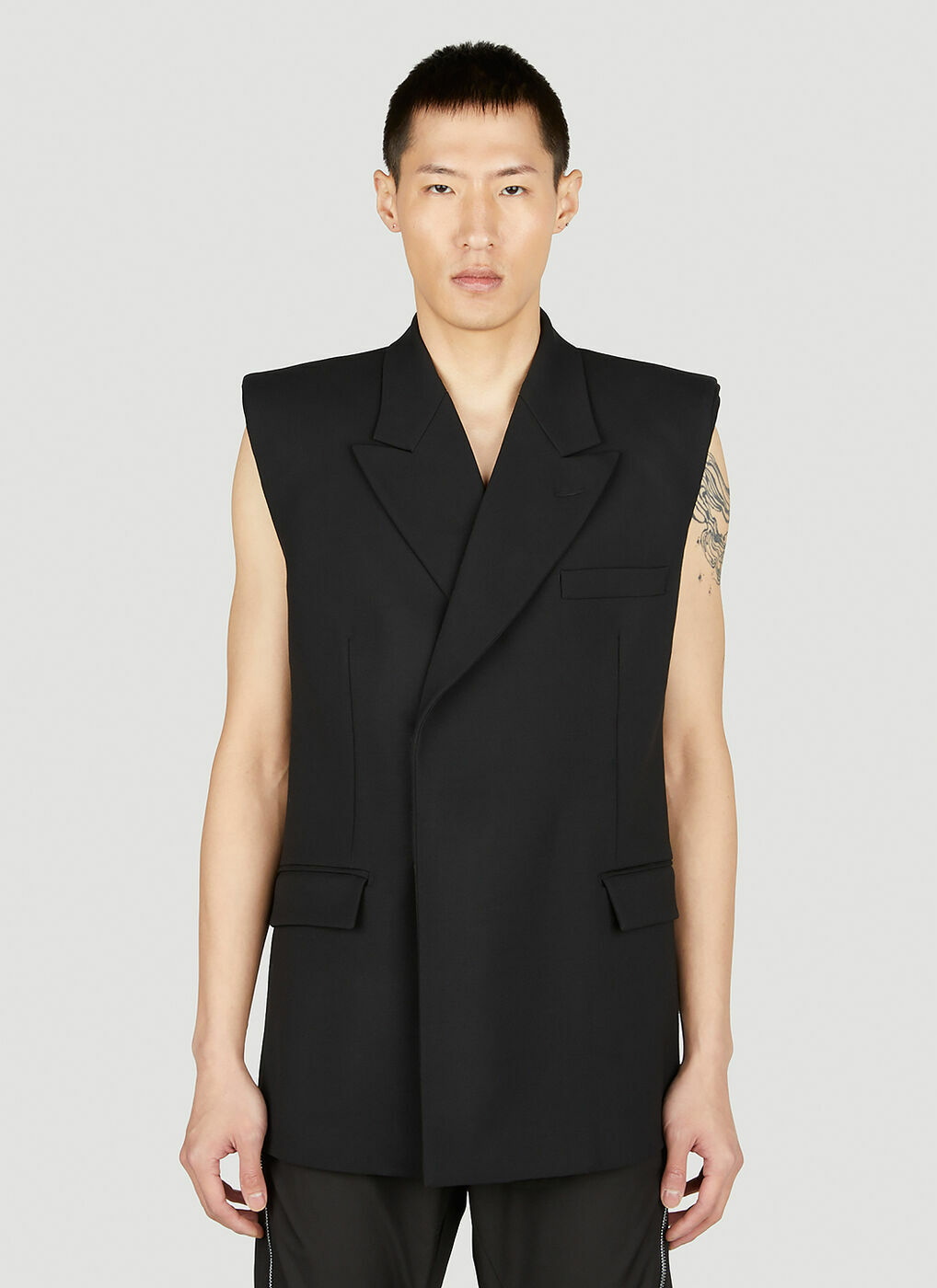 VTMNTS - Tailored Sleeveless Blazer in Black VTMNTS