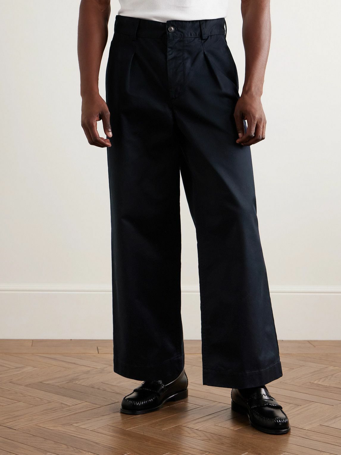 Noah Wide Leg Pleat Pant