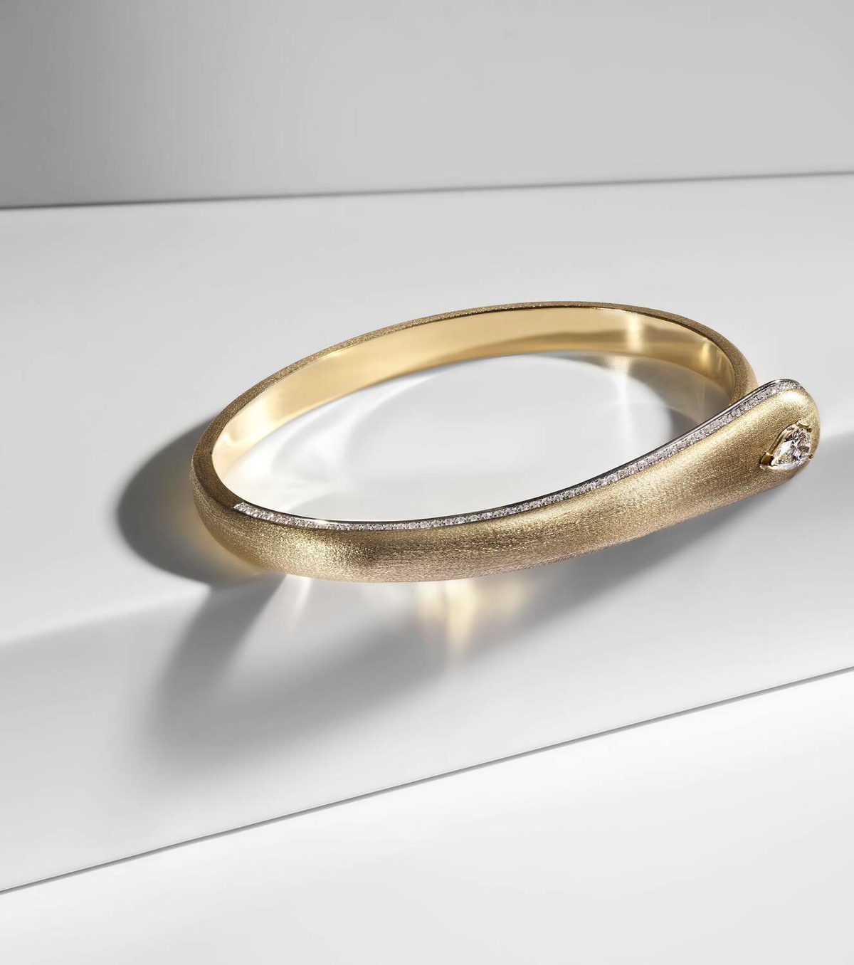 Rainbow K 18kt gold bracelet with diamonds