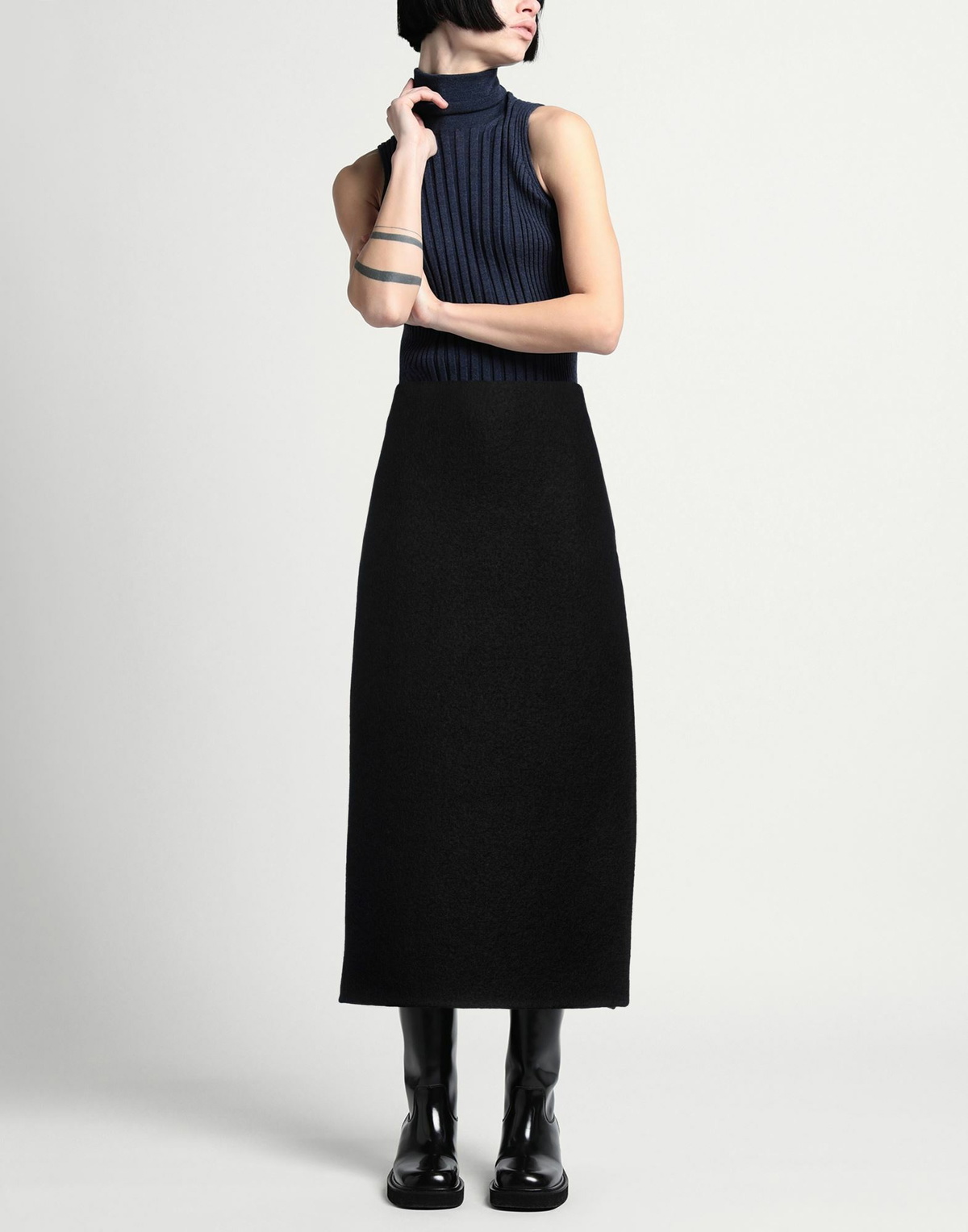 Rier Womens Midi skirt in Black