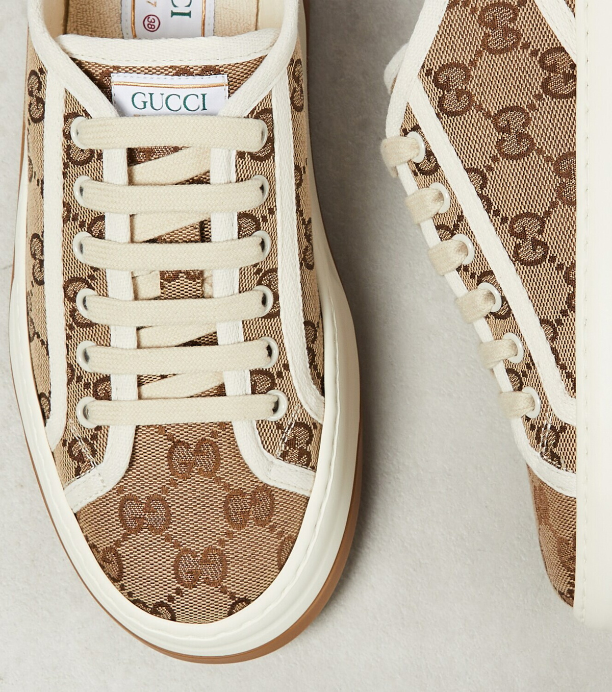 GUCCI    ジージーパターン GUCCI Size 8 Off White Distressed Leather Lace Up Crystal