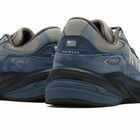 New Balance 990v6 Sneaker in Navy