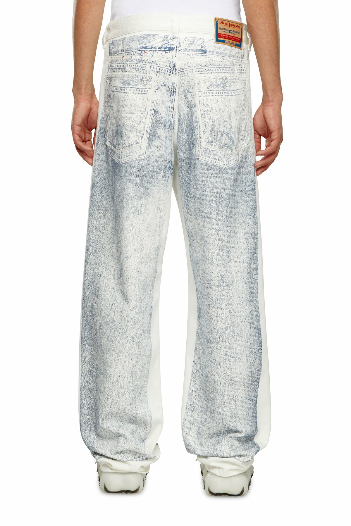 Diesel Relaxed Jeans - 2001 D-Macro - Jeans Mens in White Diesel