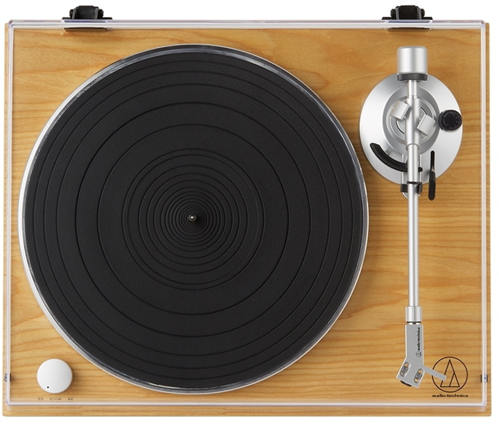 Photo: Audio-Technica Tan AT-LPW30TK Belt-Drive Turntable