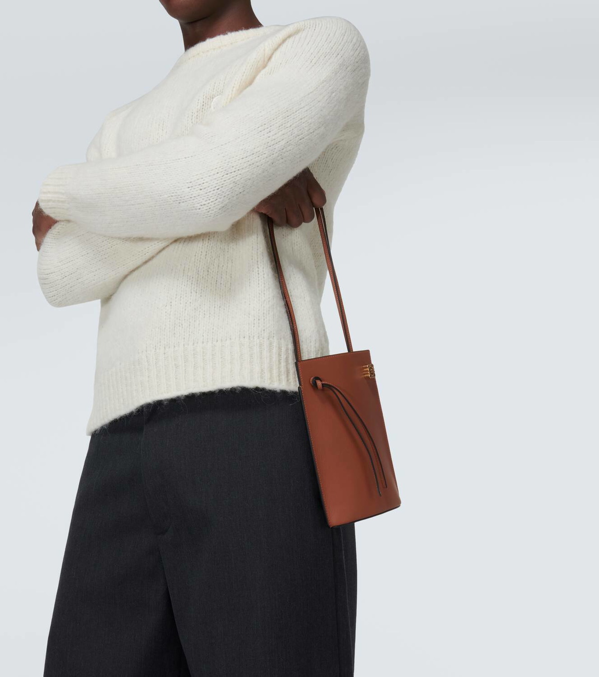 【関税&送料込】Loewe Loewe Dice Crossbody Bag In Classic Le Loewe Dice Pocket in Leather with Strap | Neiman Marcus