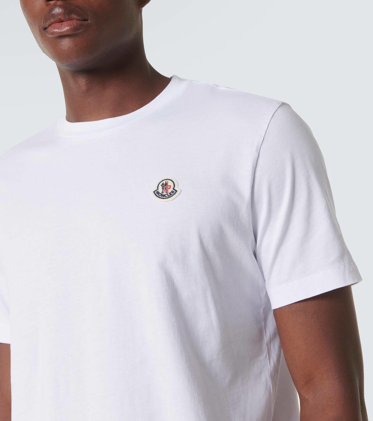 ★【MONCLER】T-shirt in cotone con finiture in seta★Tシャツ Moncler T-shirt with printed logo | Men's Clothing | Vitkac