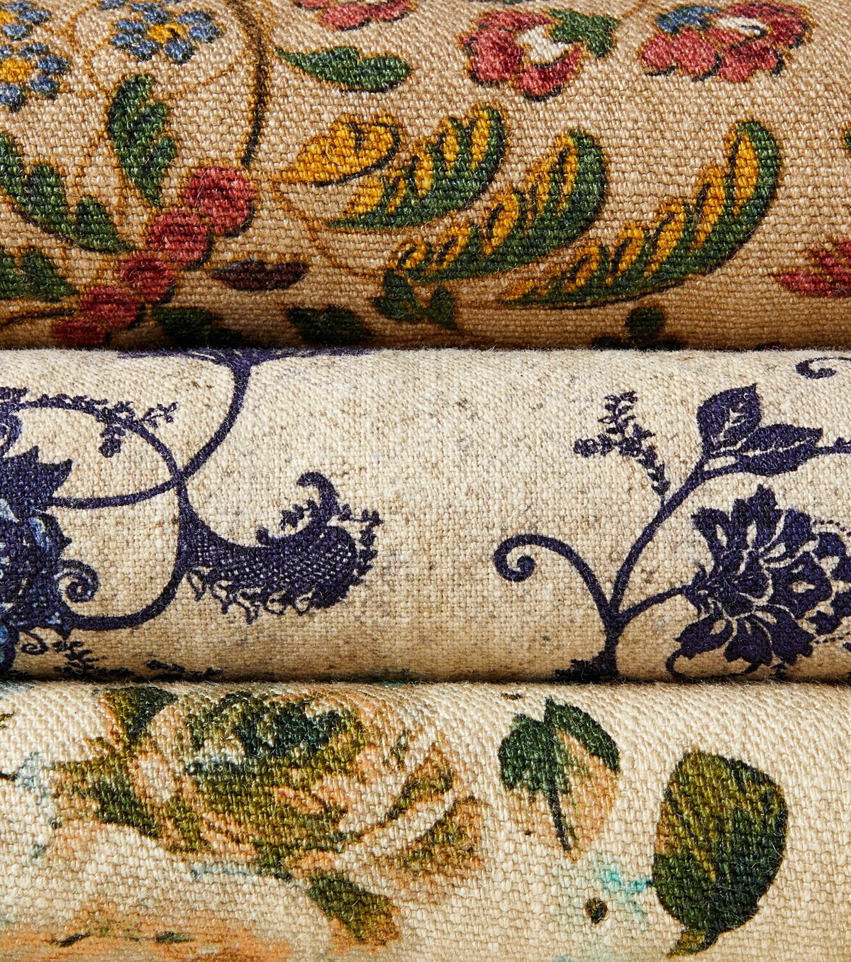 The House of Lyria Sharpei floral cotton and linen throw