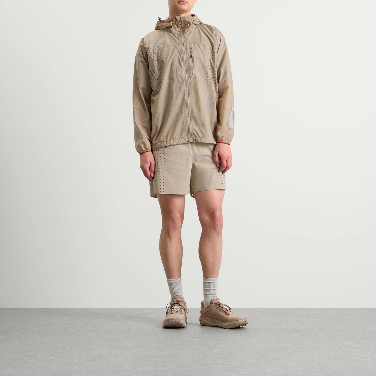 and wander Men's x Altra Ventilation Wind Jacket in Beige