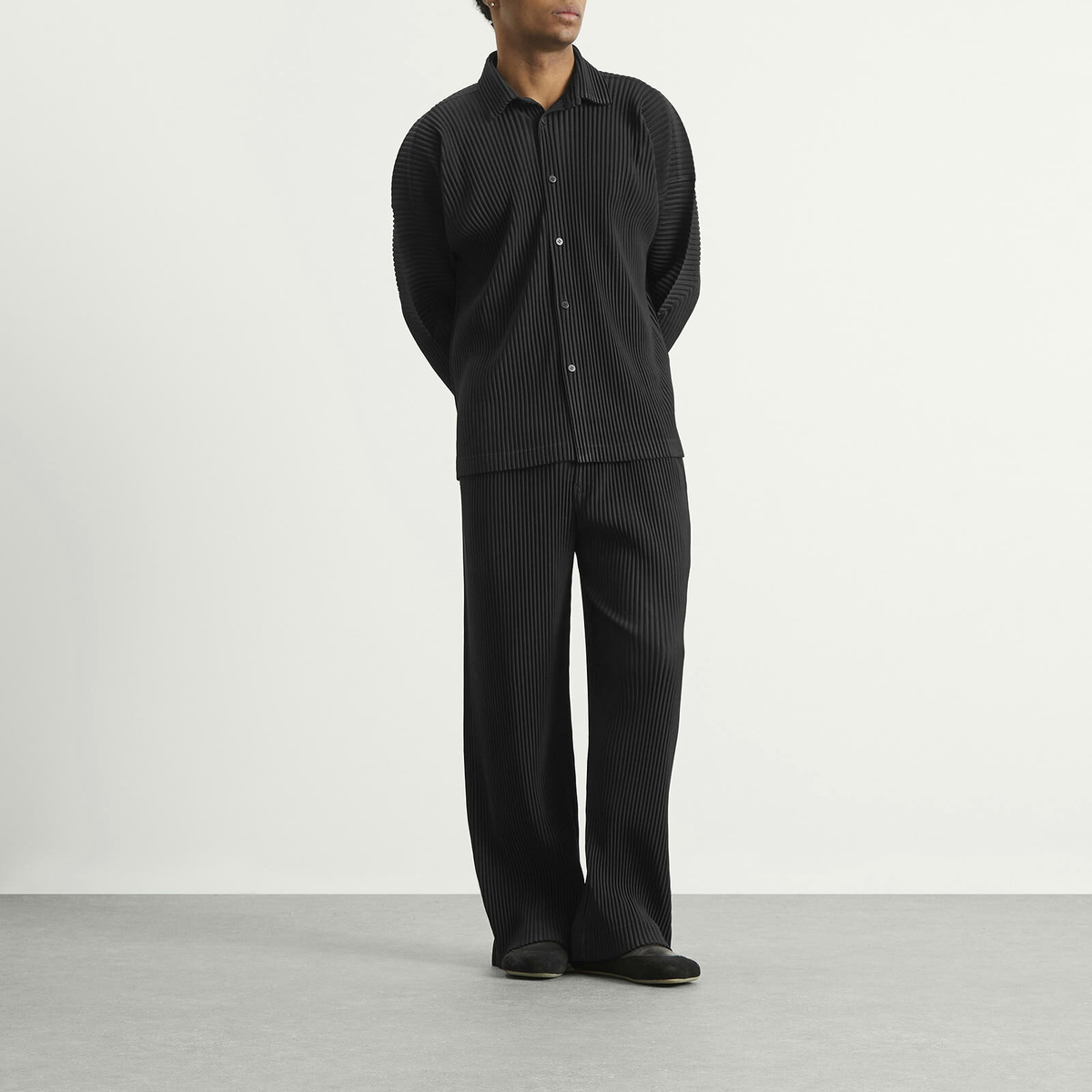 Homme Plisse Men's Button Down Shirt in 15-Black