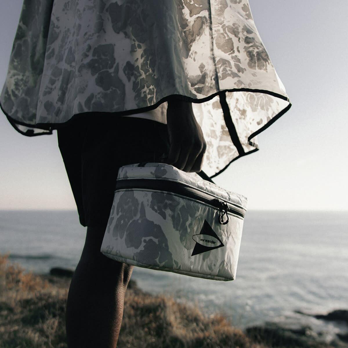 END. x and wander Cooler Box in L.Grey 