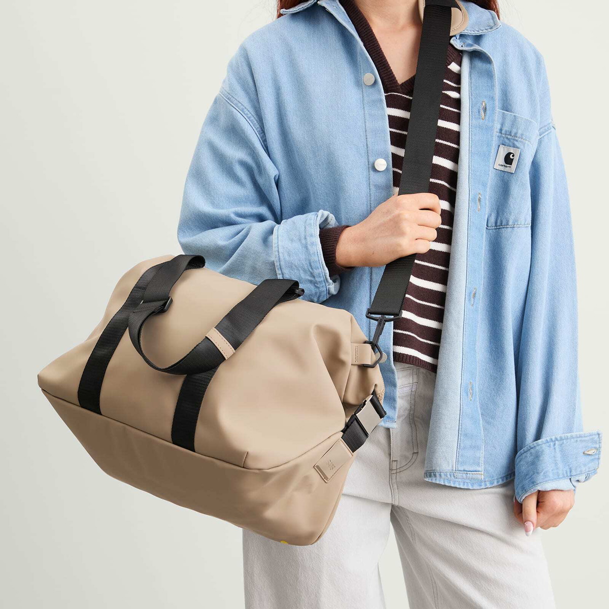 RAINS Valera Weekend Bag Small in Beige 