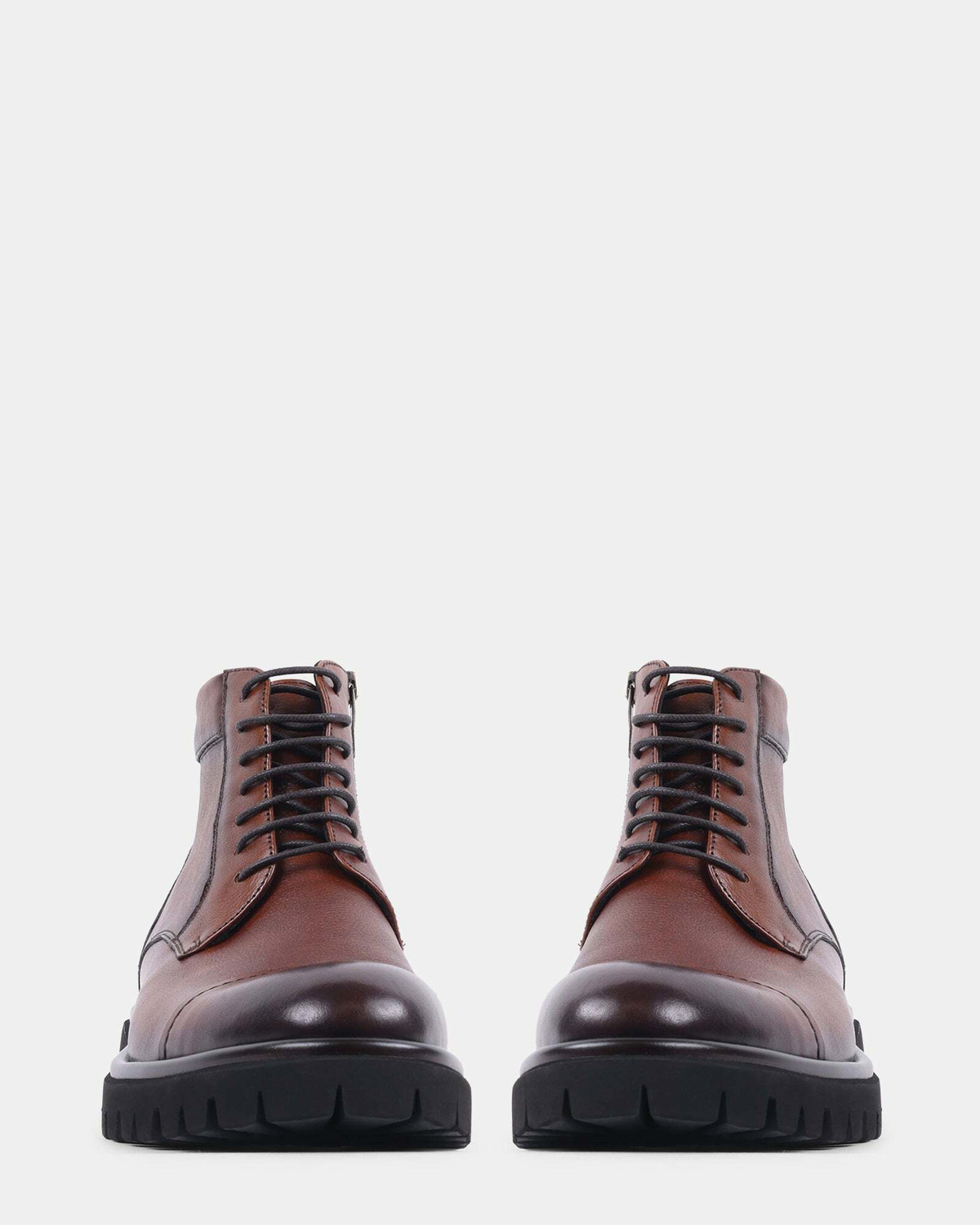 Steve Madden Gavvinn Boots in Tan