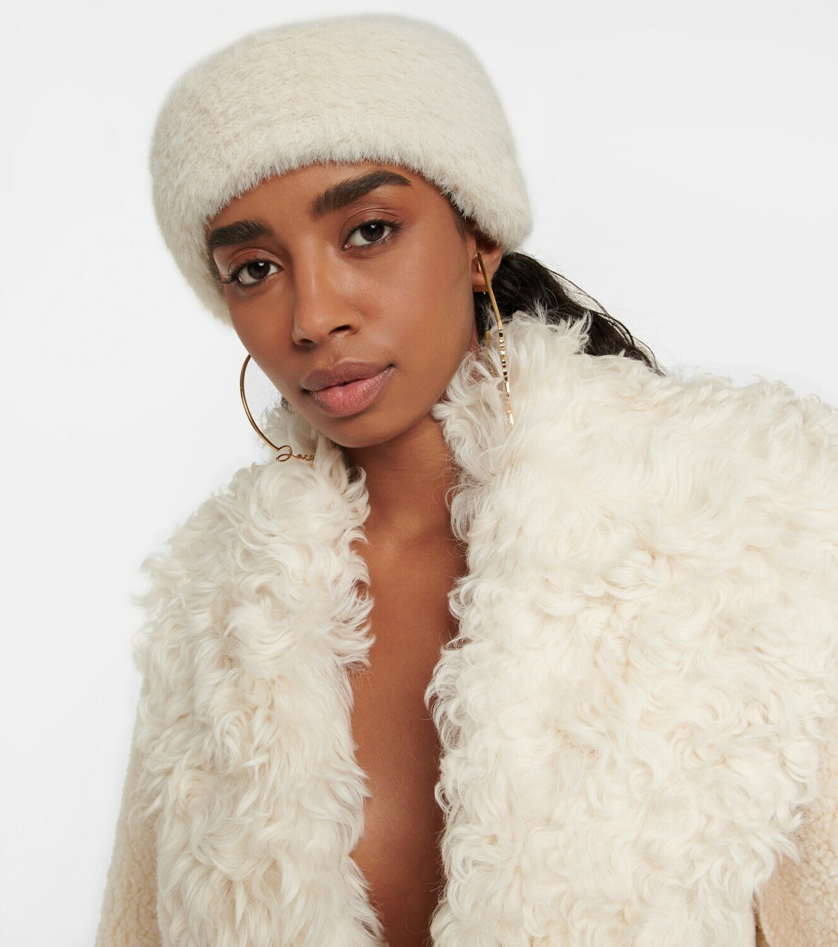 Jacquemus Cream Furry Headband Jacquemus Le Bandeau Neve logo headband Jacquemus main image 2