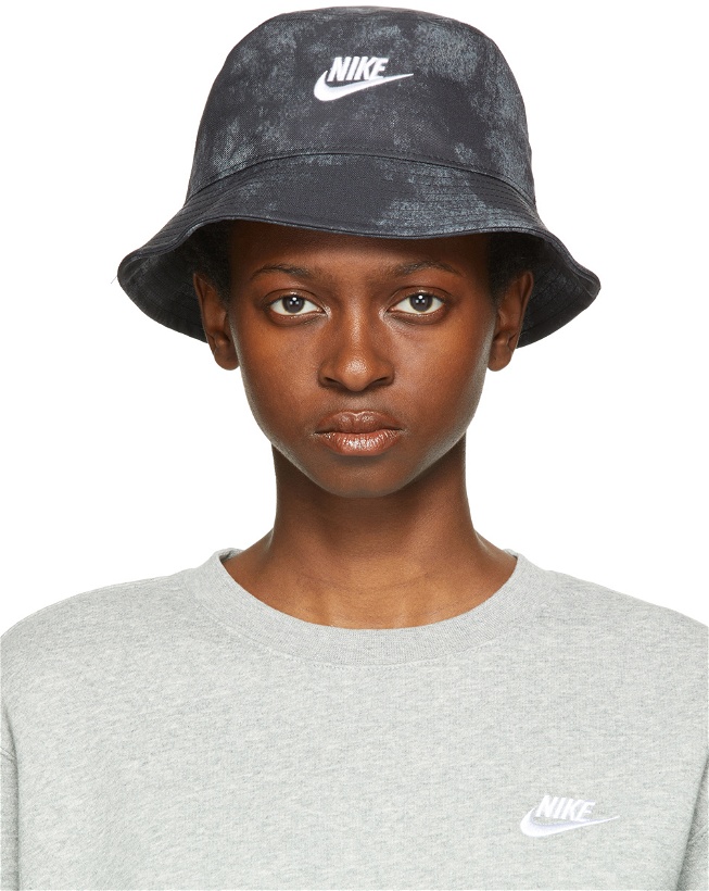 Photo: Nike Black Sportswear Tie-Dye Bucket Hat
