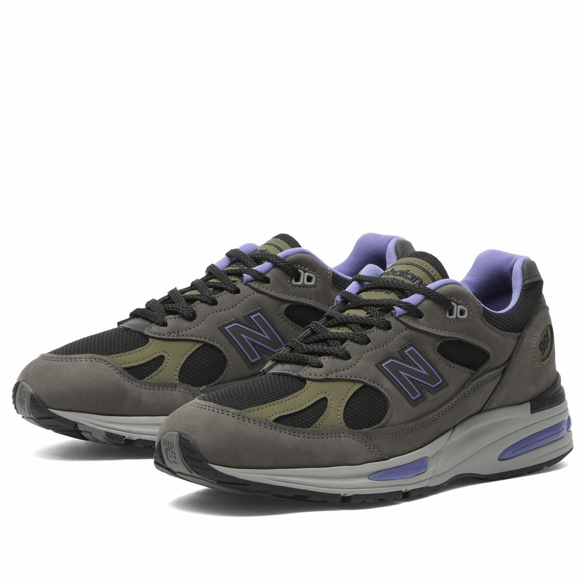 New Balance 991v2 Sneaker in Grey