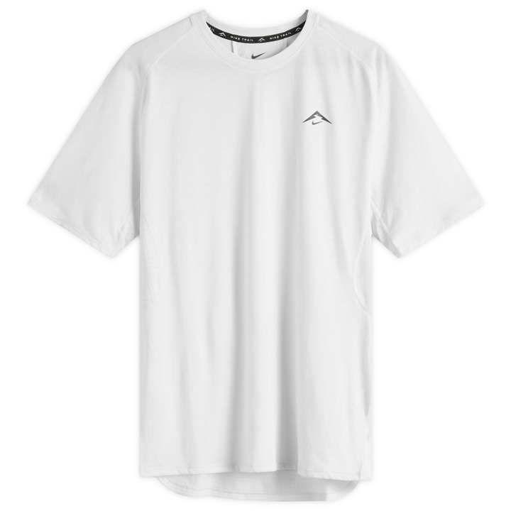 Photo: Nike Running Solar Chase T-Shirt in Grey/Black