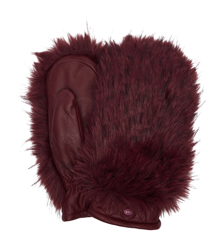 Photo: Goldbergh Hill leather mittens