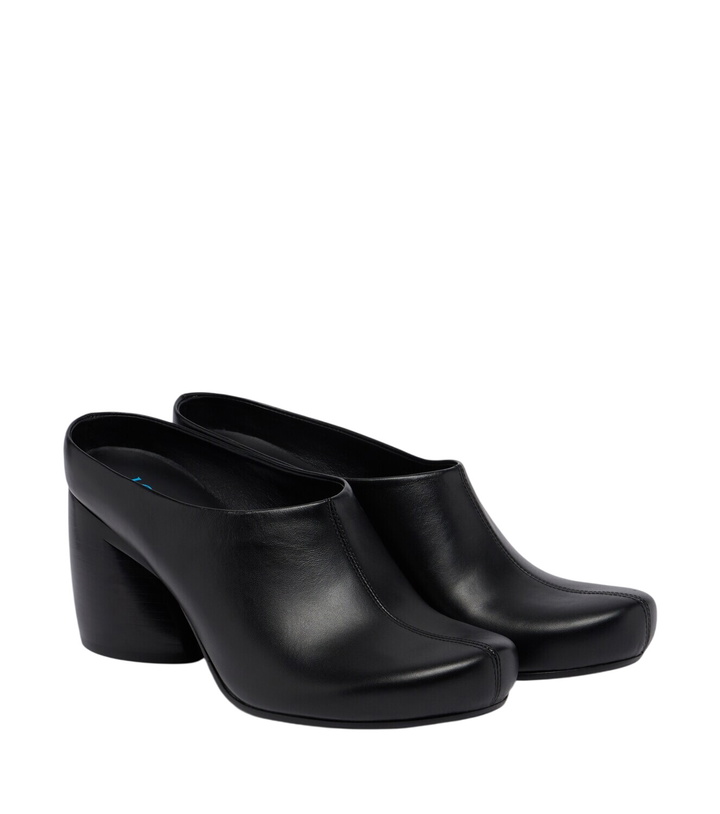 Photo: Loewe Oval leather mules