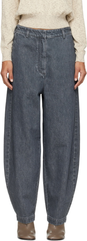 Photo: Cordera Gray Curved Jeans