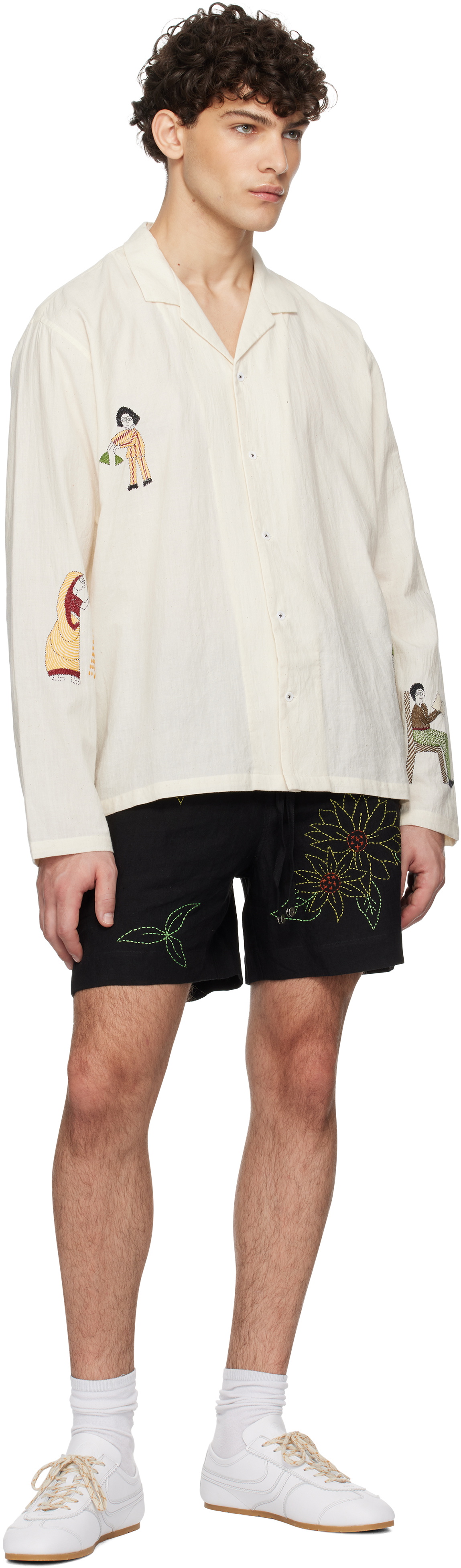 HARAGO Black Sunflower Embroidered Shorts