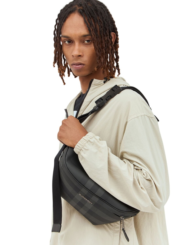 Photo: Burberry Cason Belt Bag