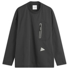 and wander Men's Hybrid Warm Longsleeve Pocket T-Shirt in Black