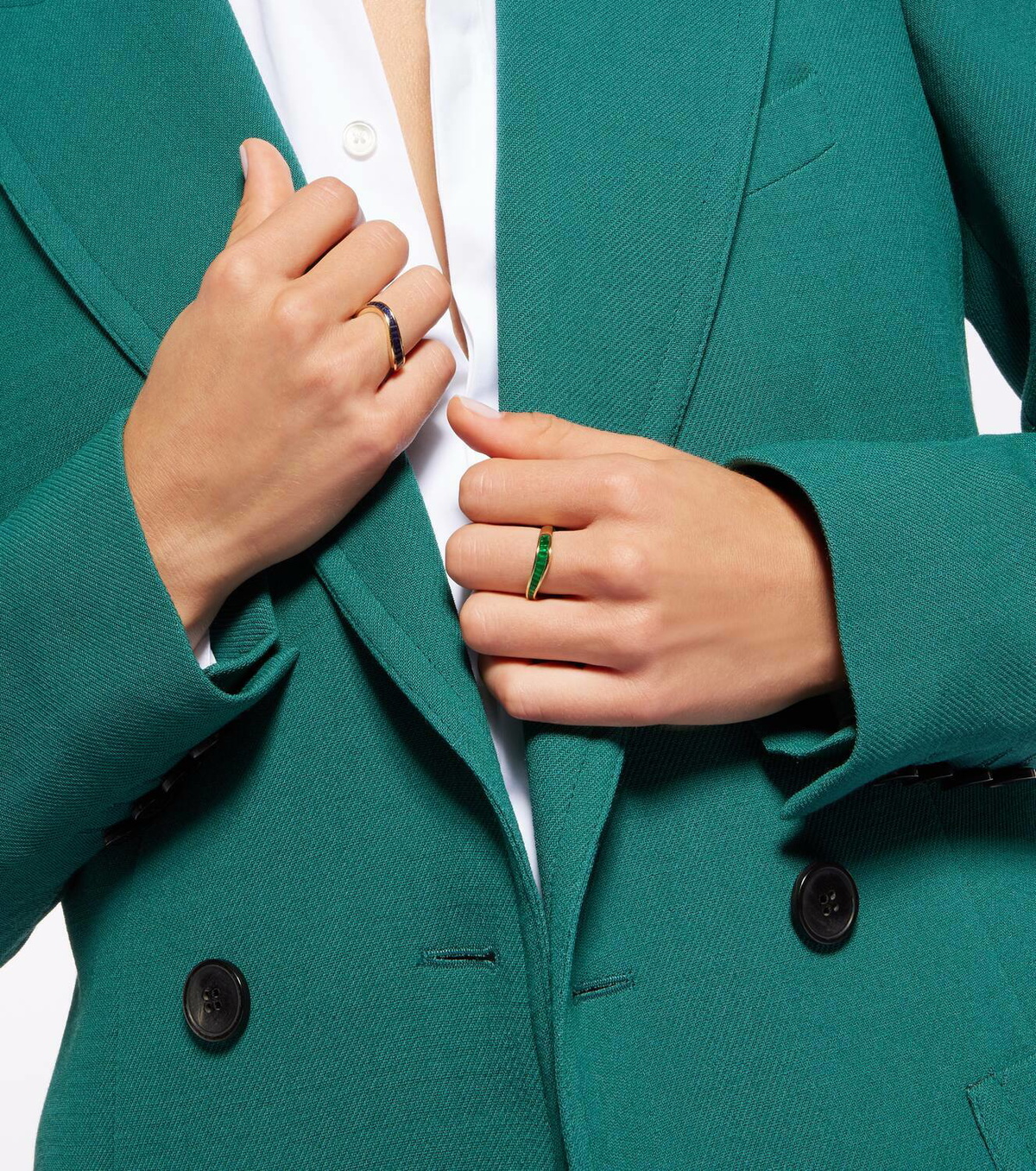 Rainbow K Wave 9kt gold rind with emeralds