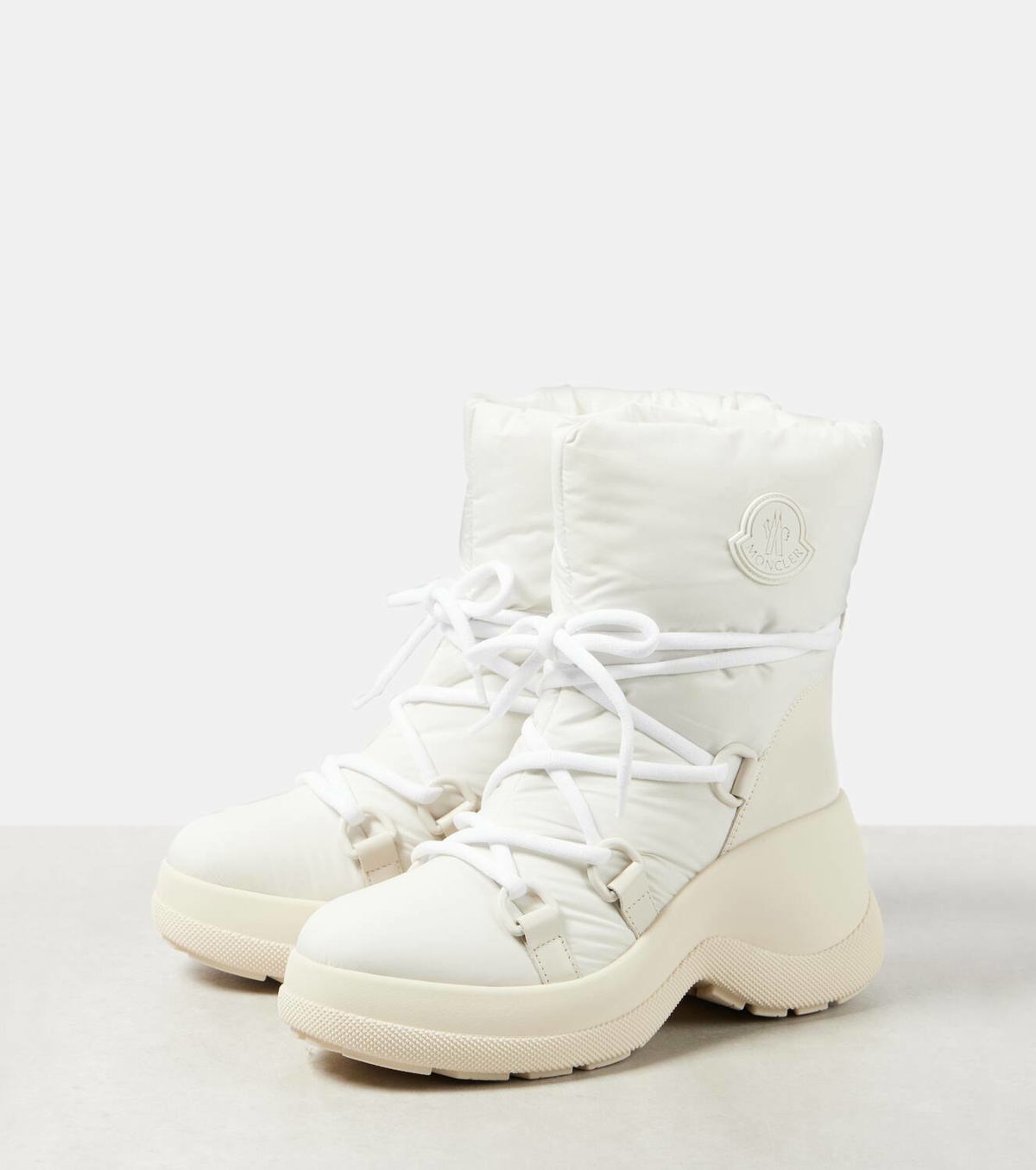 ほぼ未使用品‼️MONCLER ホワイト ブーツ TG38 未使用品‼️MONCLER ホワイト ブーツ TG38 ダウン - メルカリ