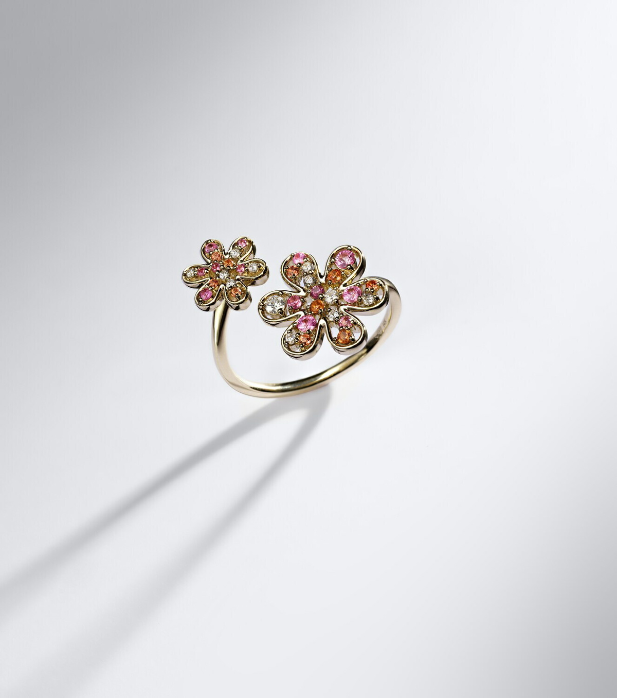Sydney Evan 14kt gold ring with sapphires and diamonds