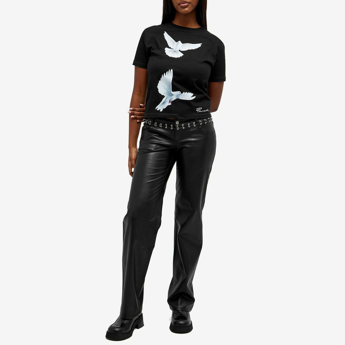 3.Paradis Women's Freedom Doves Cropped T-Shirt in Black