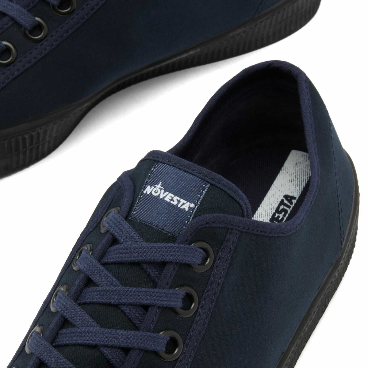 Novesta Men's Star Master Wax Cotton in Navy