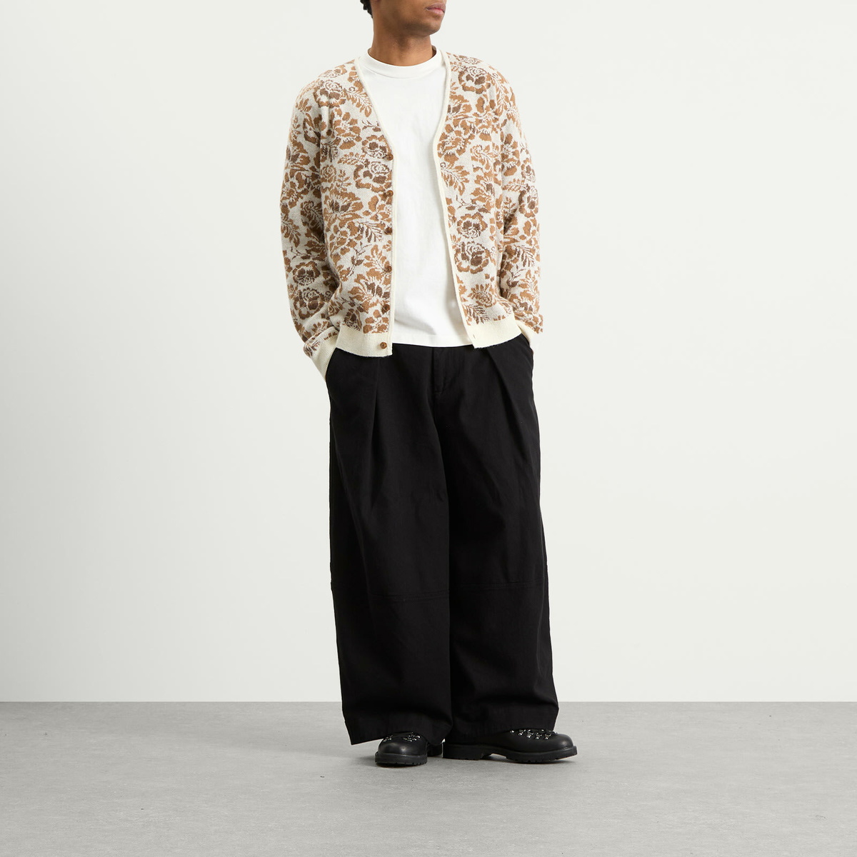 Wax London Men's Alban Floral Jacquard Cardigan in Natural/Brown