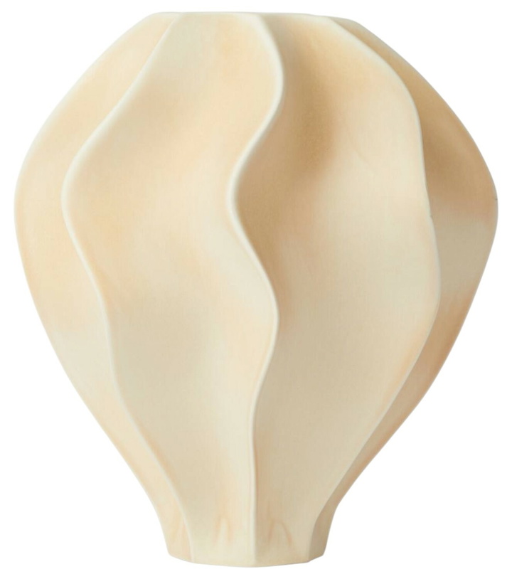 Photo: L'Objet Douro porcelain vase