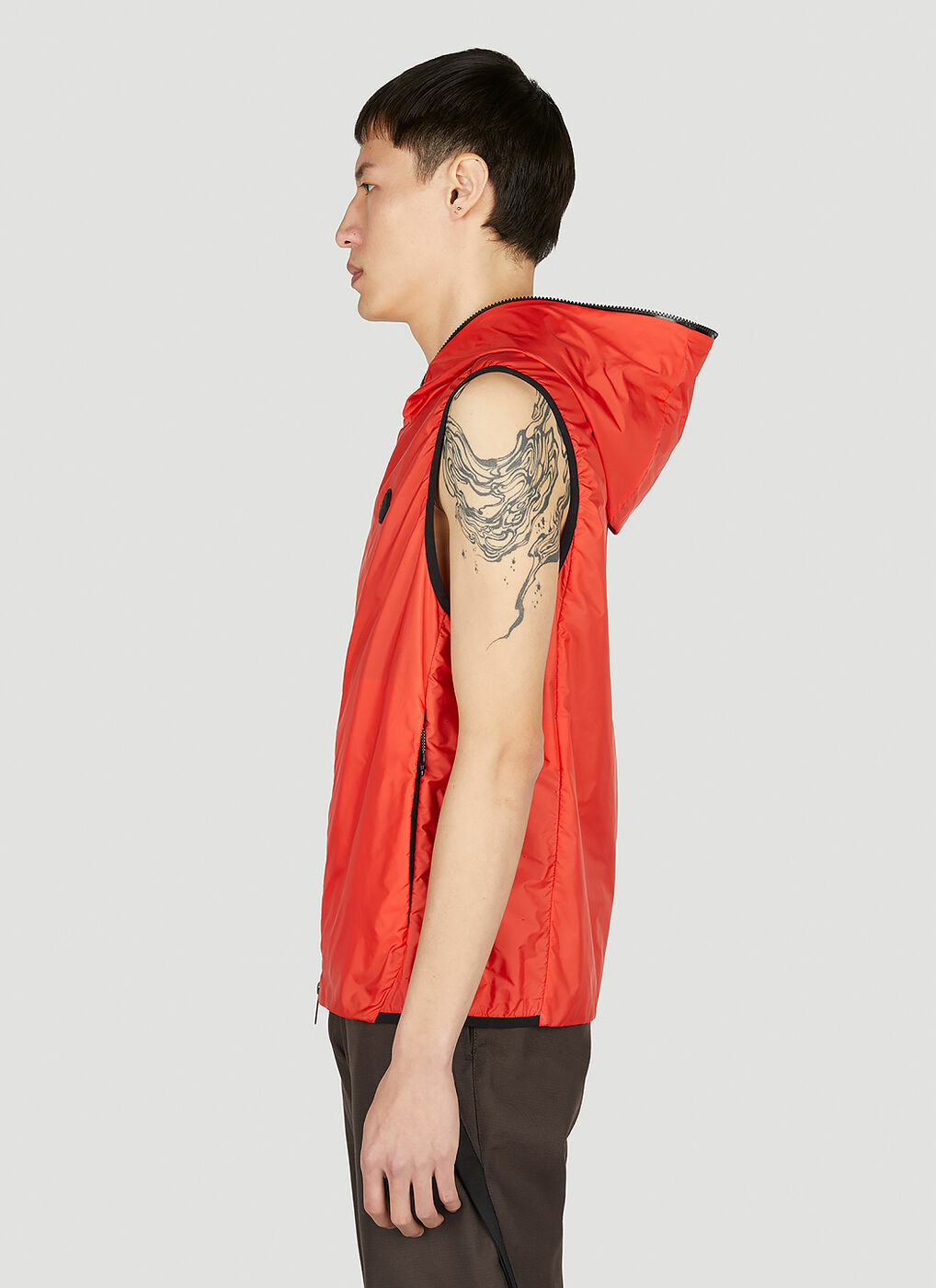 Moncler hotsell sleeveless hoodie