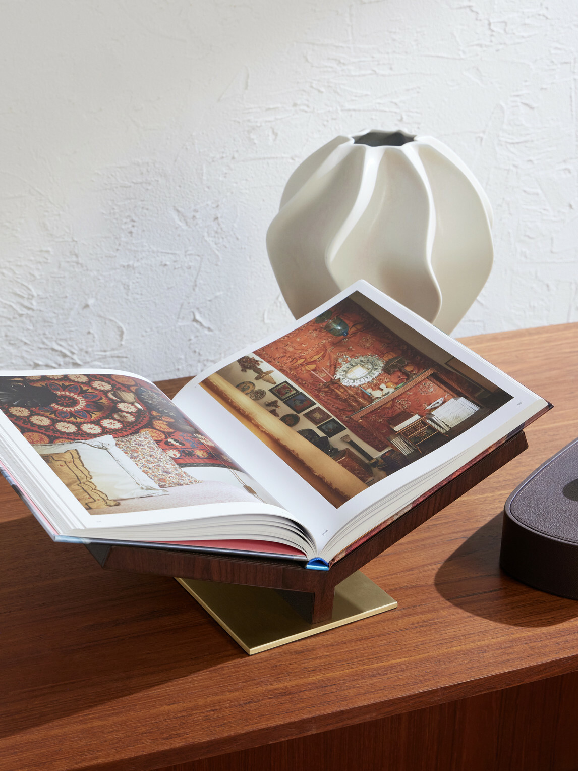 Assouline - Collector Classic Leather and Wood Bookstand