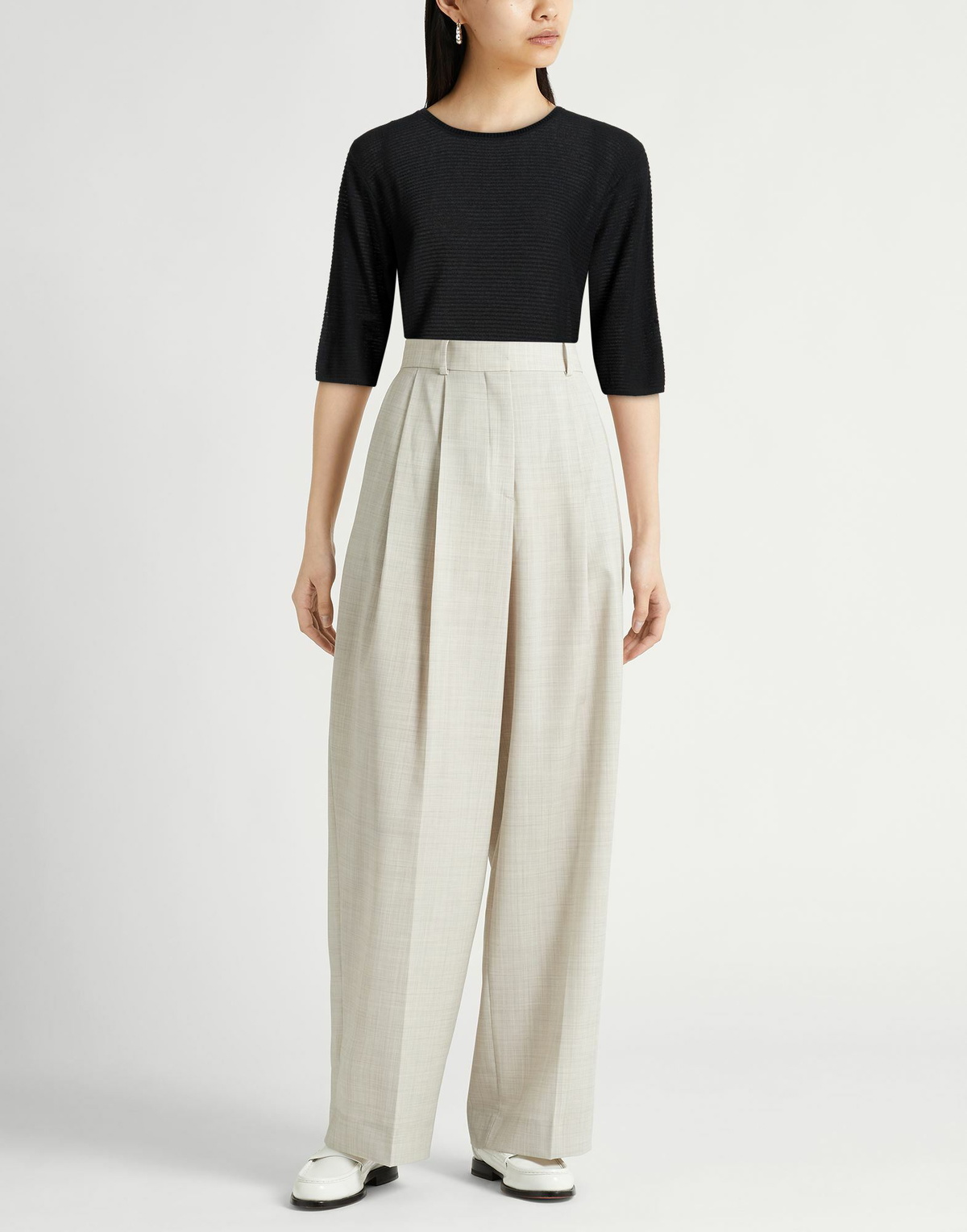 Crossley Womens Sweater in Black
