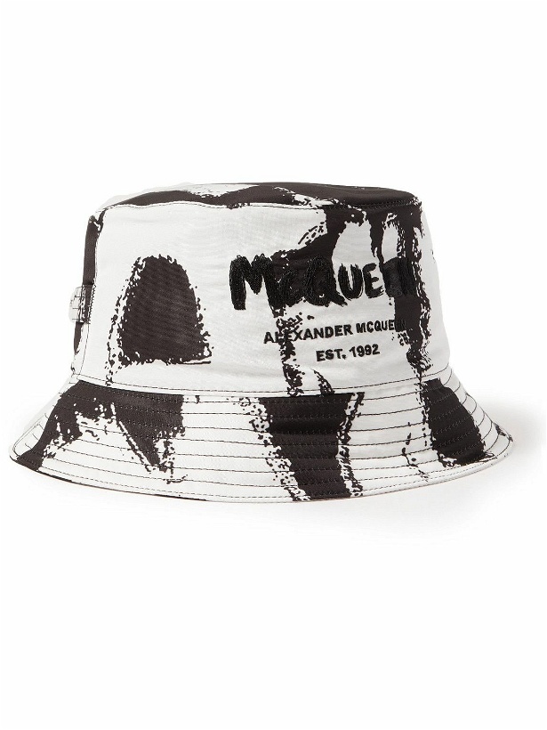 Photo: Alexander McQueen - Logo-Embroidered Printed Twill Bucket Hat - White