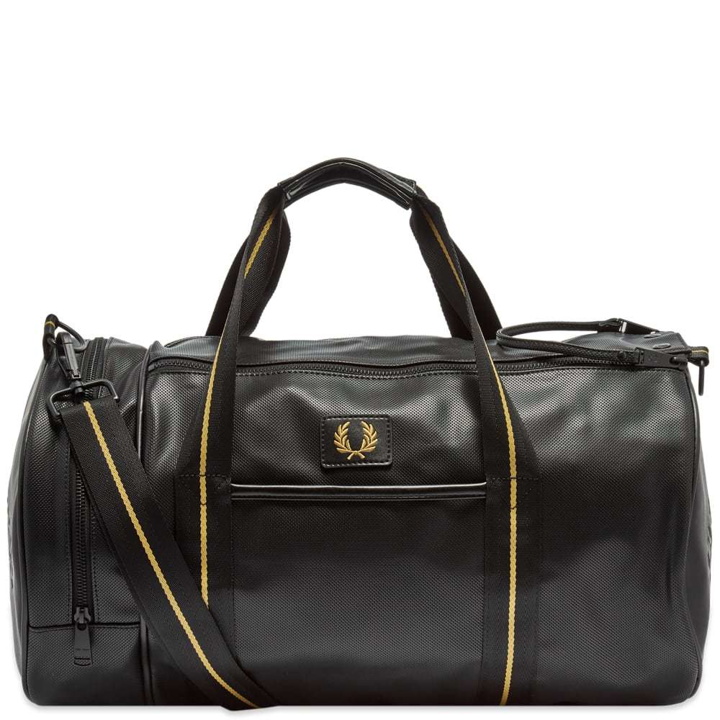 Photo: Fred Perry Authentic Pique Texture Barrell Bag