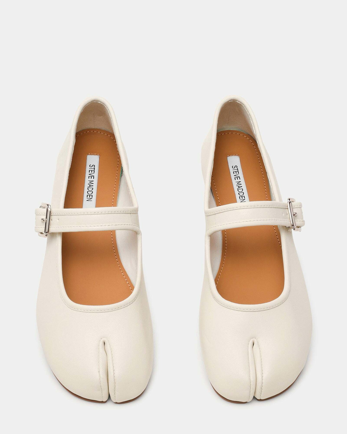 Steve Madden Calara Flats in White