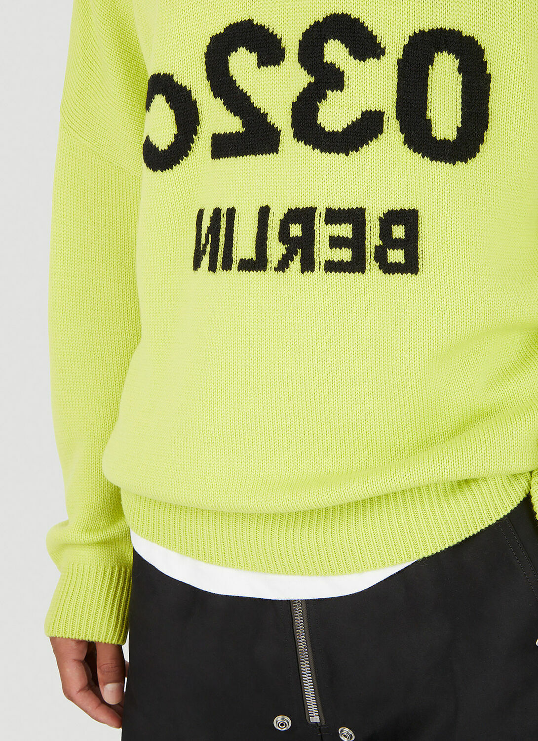 032C Selfie Sweater