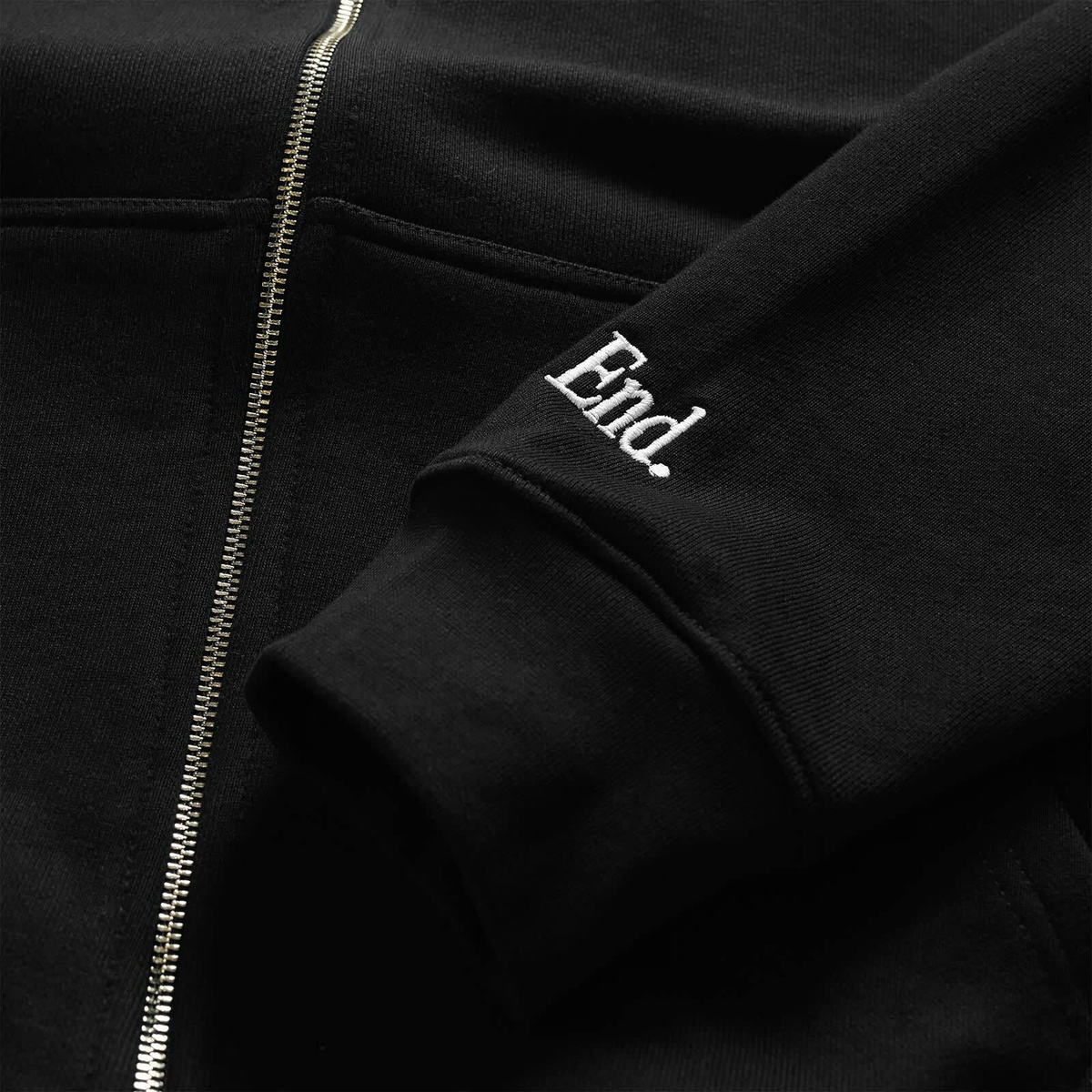 END. Pint Club Zip-Hoodie in Washed Black
