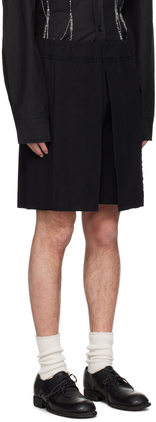 AIREI Black Pleated Shorts