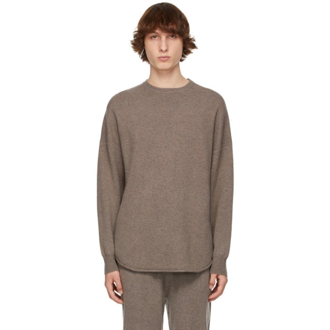 Photo: extreme cashmere Taupe N°53 Crew Hop Sweater