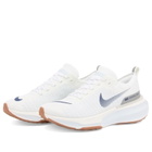 Nike Running Nike Invincible 3 Sneaker in White/Blue/Sail