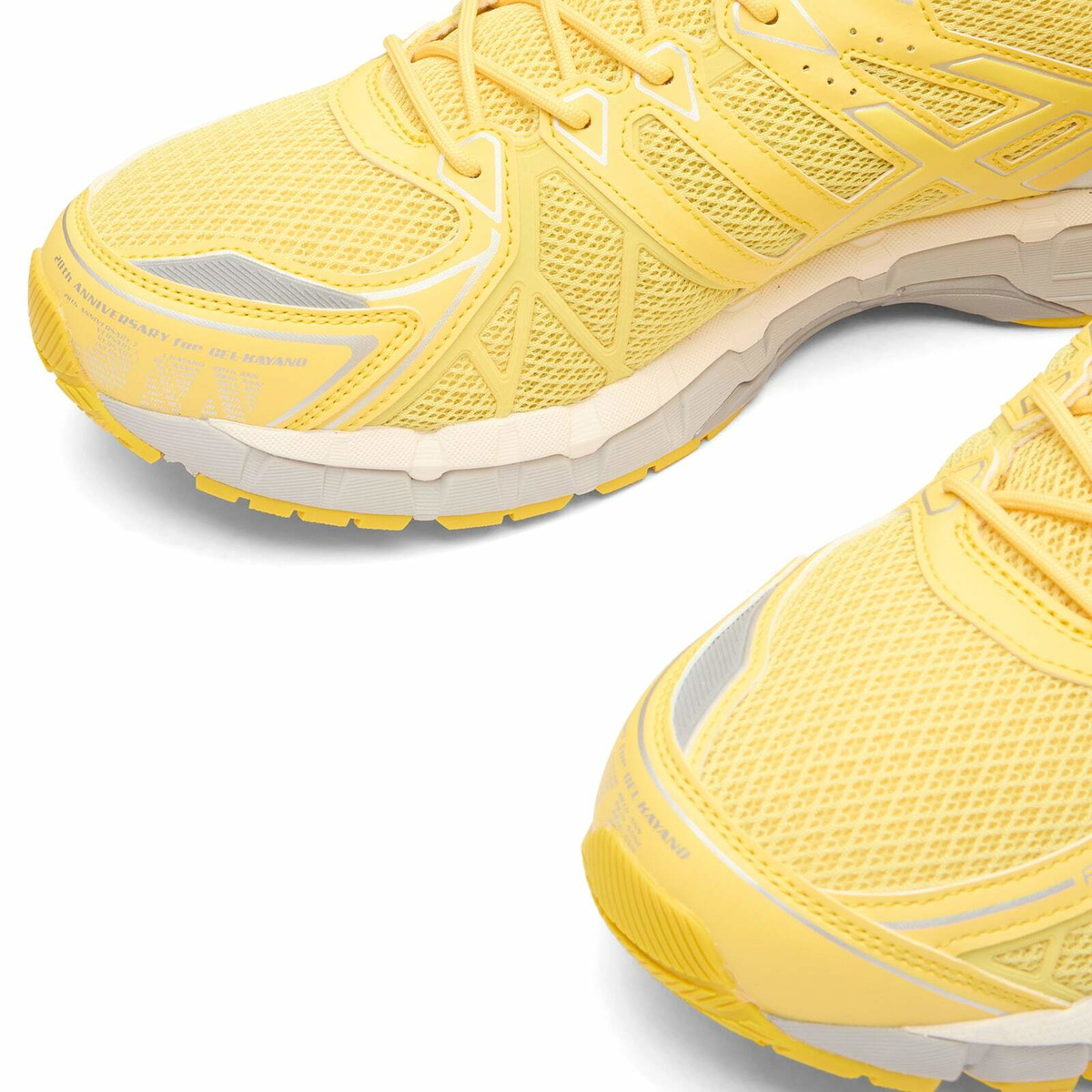 Asics GEL-Kayano 20 Sneaker in Banana Cream/Chrome Yellow
