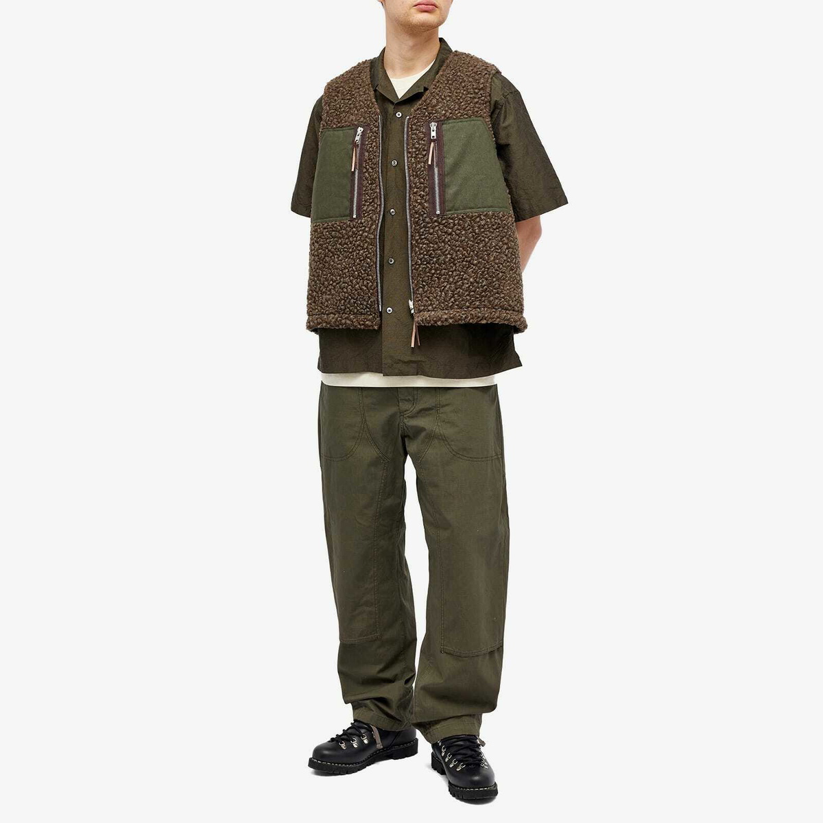 Café Mountain Men's Reversible Mountain Fleece Vest in Earth/Moss